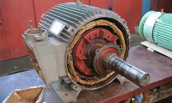 三相异步电动机出问题后怎样才可以正常拆卸呢？